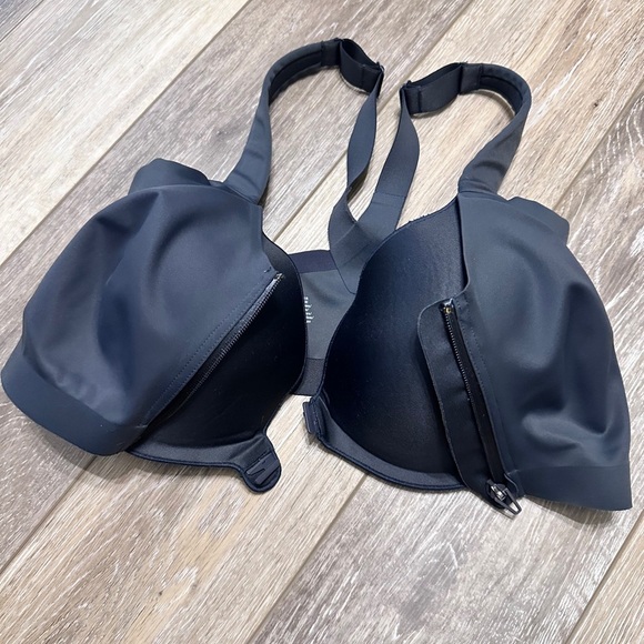 Victoria’s Secret Gray Front closure Sports Bra Size 34 DDD excellent - Picture 6 of 7